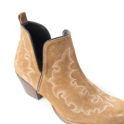 Kassie Trailhead Booties In Camel Brown